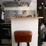 Charming Studio Redone In Neuf